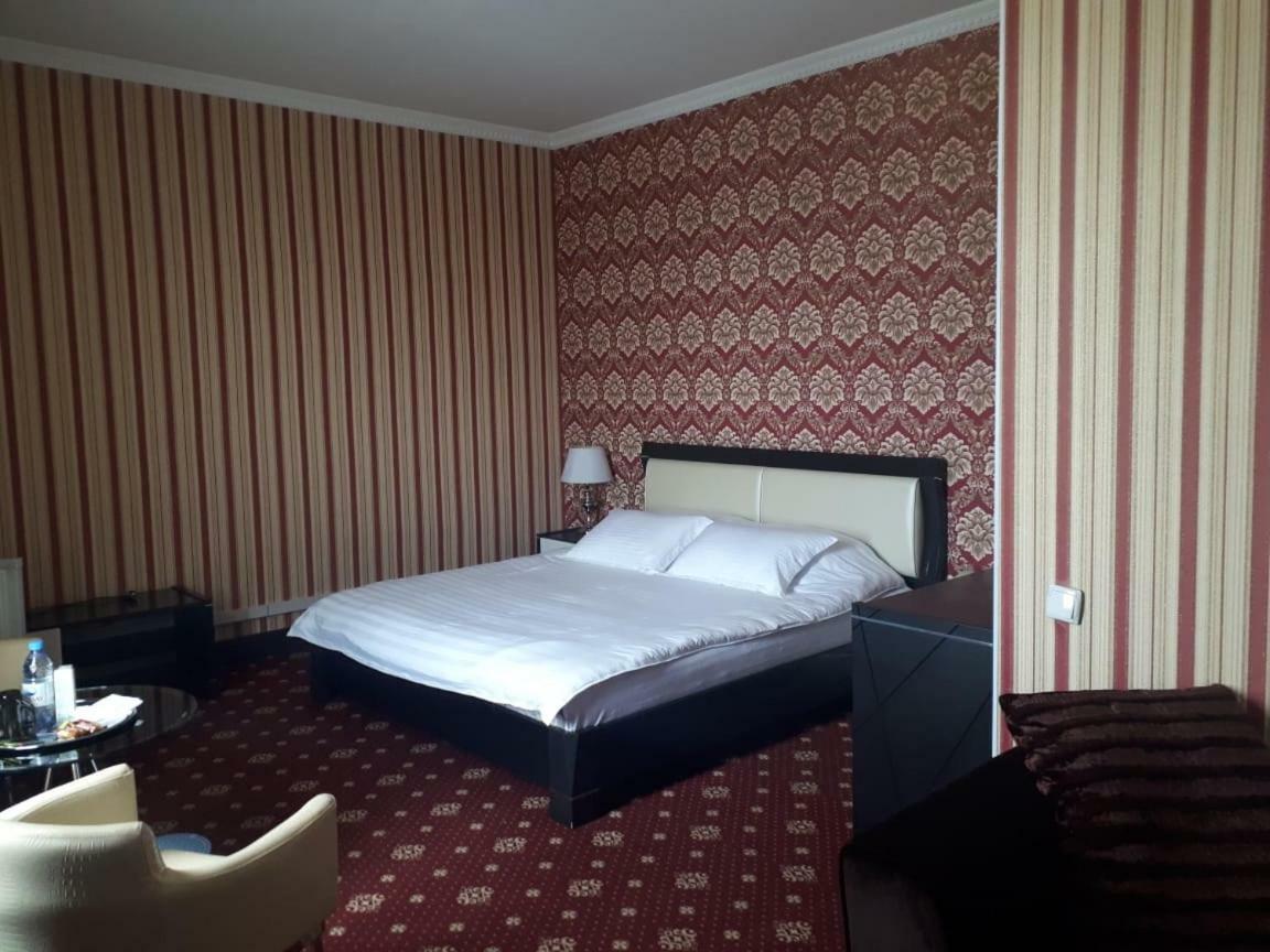Seoul Hotel Shymkent Exterior photo