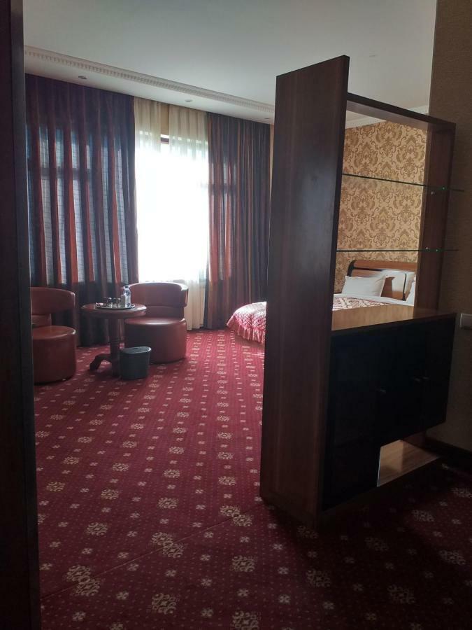 Seoul Hotel Shymkent Exterior photo